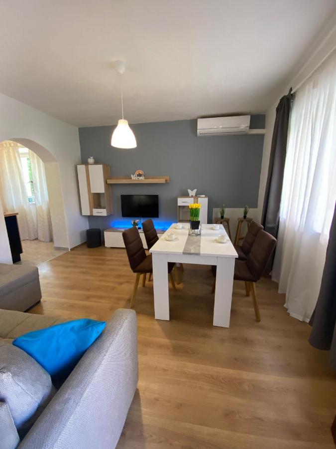Apartment Dora Zadar Exteriör bild